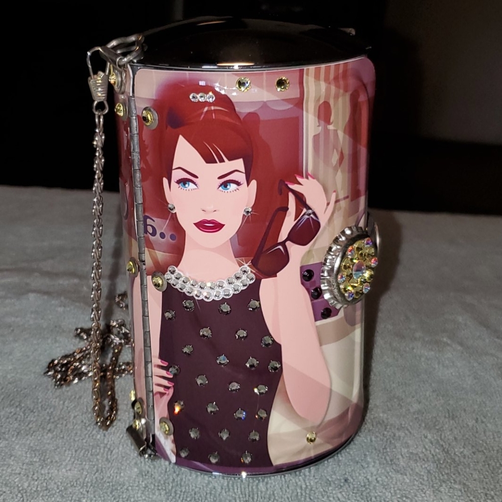 Little Earth Girls Best Friend Crystal License